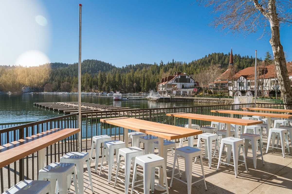 Jetties Waterfront Kitchen & Drink